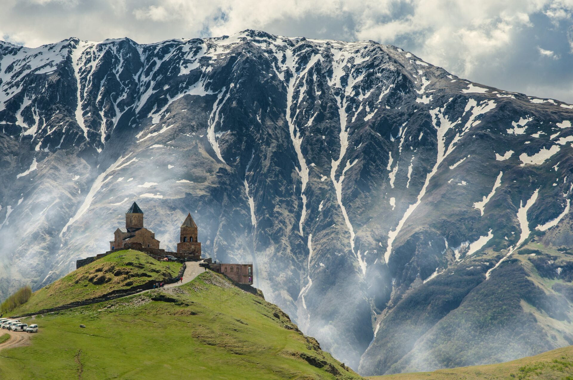 Chiesa della trinità di Kazbegi in Georgia