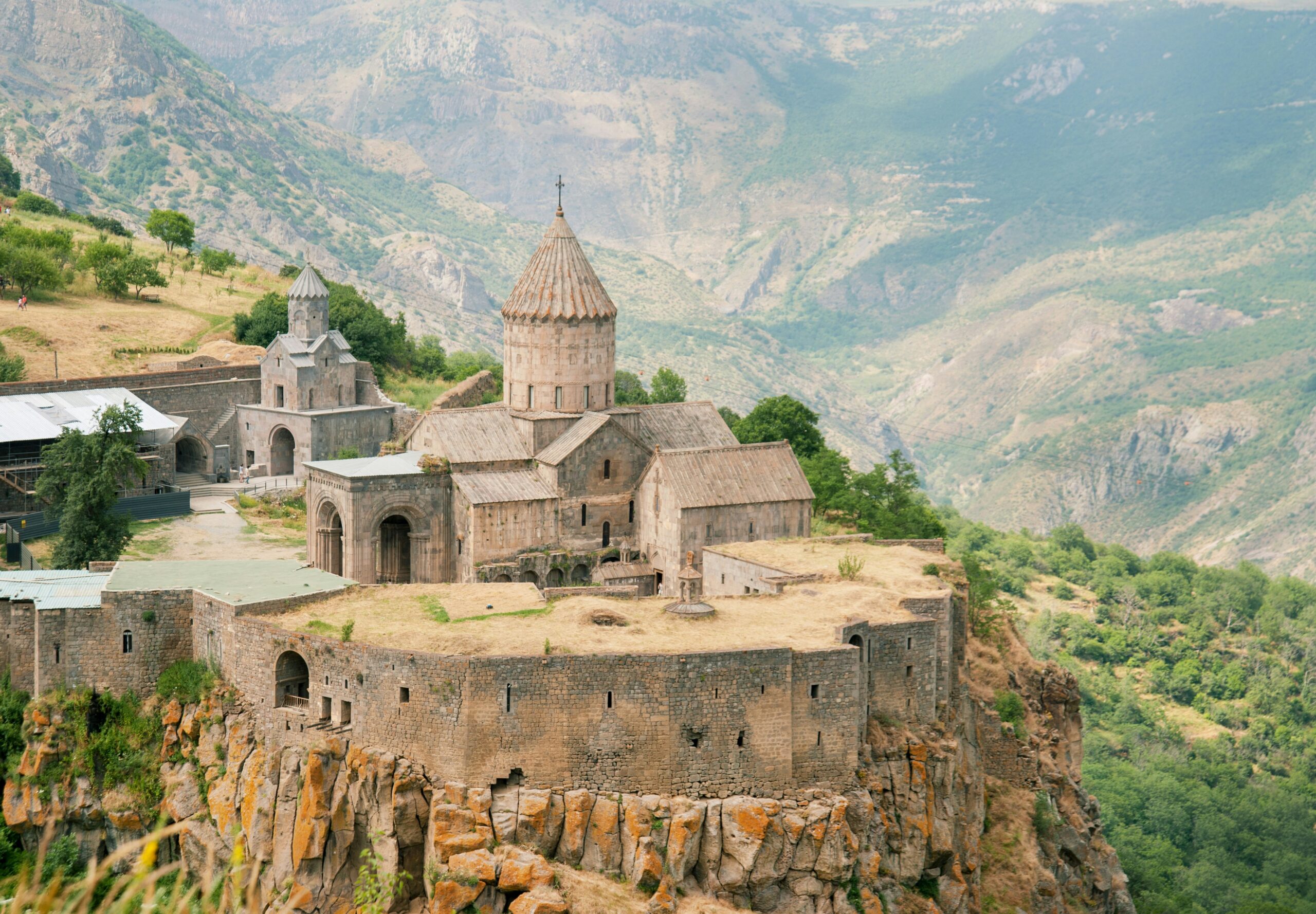 Monastero di Geghard scavato nella roccia